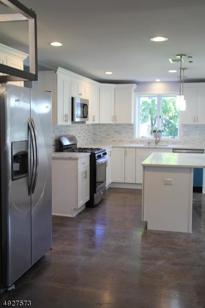 207 Pine St, Hackettstown, NJ 07840 photo 3