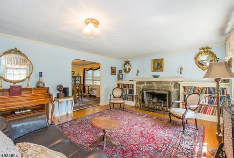 16 White Ter, Nutley, NJ 07110 photo 3