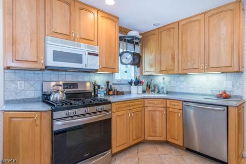 128 Greenrale Ave, Wayne, NJ 07470 photo 8