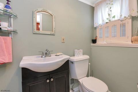 11 Longview Dr, Waldwick, NJ 07463 photo 13