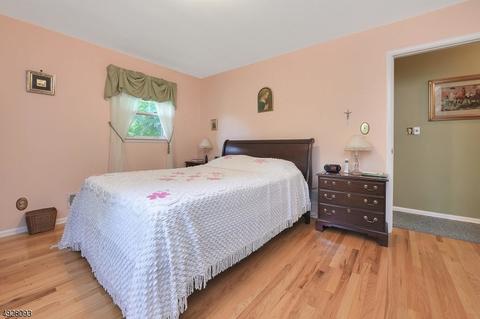 11 Longview Dr, Waldwick, NJ 07463 photo 12