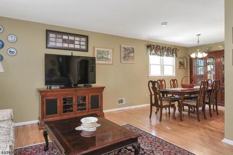 11 Longview Dr, Waldwick, NJ 07463 photo 5