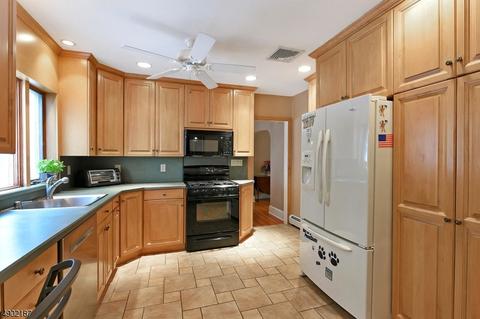 60 Pleasant Vw Dr, Wayne, NJ 07470 photo 11