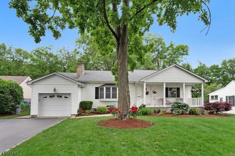 60 Pleasant Vw Dr, Wayne, NJ 07470 photo 1