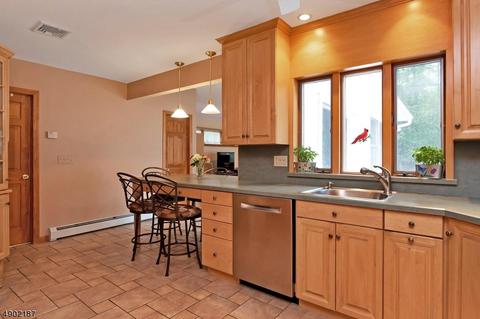 60 Pleasant Vw Dr, Wayne, NJ 07470 photo 8