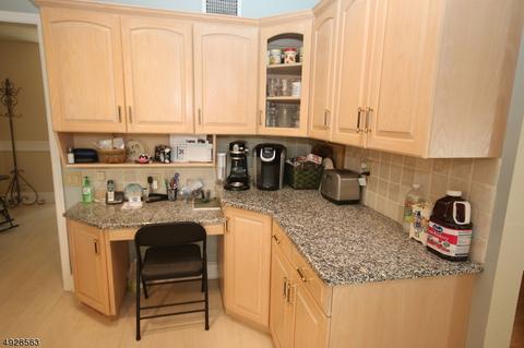 68 Laauwe Ave, Wayne, NJ 07470 photo 9