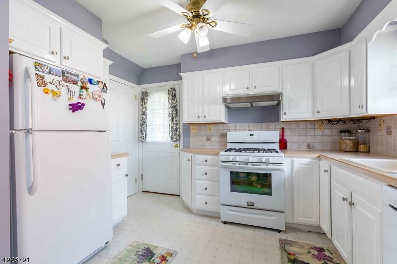  113 Greene Ave, Totowa, NJ 07512 photo 8