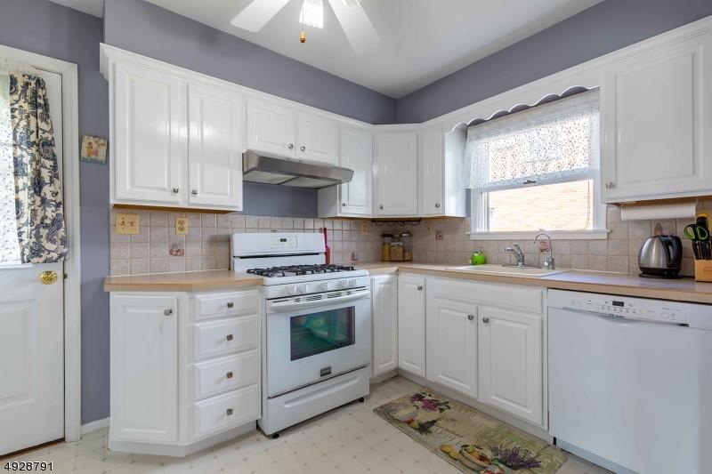  113 Greene Ave, Totowa, NJ 07512 photo 9