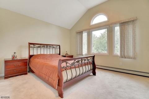 320 Cardinal Pl, Paramus, NJ 07652 photo 16