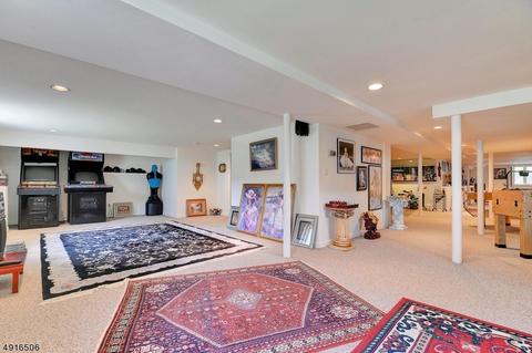 320 Cardinal Pl, Paramus, NJ 07652 photo 21