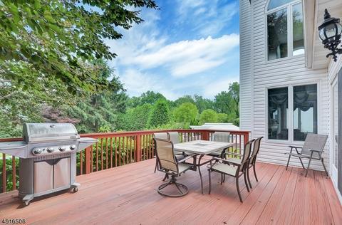 320 Cardinal Pl, Paramus, NJ 07652 photo 22