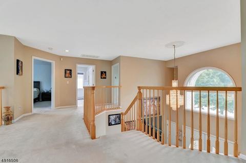 320 Cardinal Pl, Paramus, NJ 07652 photo 11