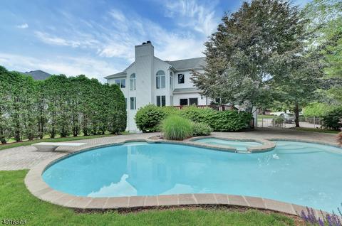 320 Cardinal Pl, Paramus, NJ 07652 photo 23