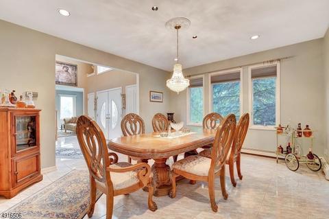 320 Cardinal Pl, Paramus, NJ 07652 photo 6