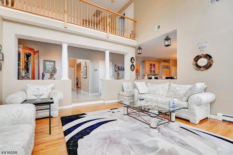 320 Cardinal Pl, Paramus, NJ 07652 photo 10