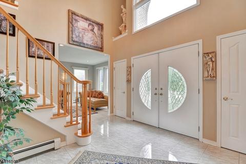 320 Cardinal Pl, Paramus, NJ 07652 photo 2