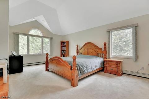 320 Cardinal Pl, Paramus, NJ 07652 photo 13