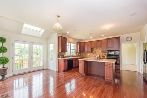 89 Albert Dr, Clinton, NJ 08809 photo 6