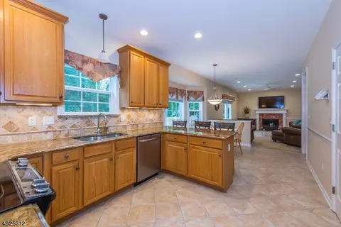 116 E Springtown Rd, Long Valley, NJ 07853 photo 9