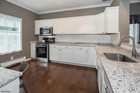 27 Forest Ter, Wayne, NJ 07470 photo 4
