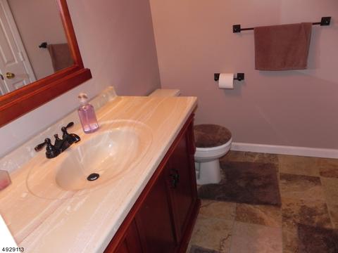 32 Victory Ct, Dover, NJ 07801 photo 9