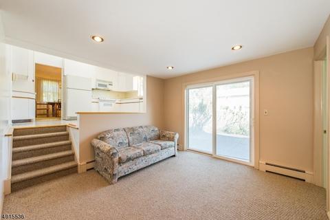 4 Evers Ct, Wayne, NJ 07470 photo 11
