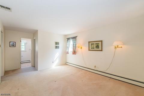 4 Evers Ct, Wayne, NJ 07470 photo 16