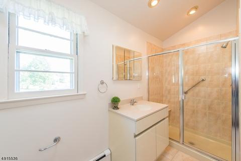 4 Evers Ct, Wayne, NJ 07470 photo 15