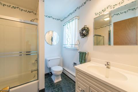 4 Evers Ct, Wayne, NJ 07470 photo 19