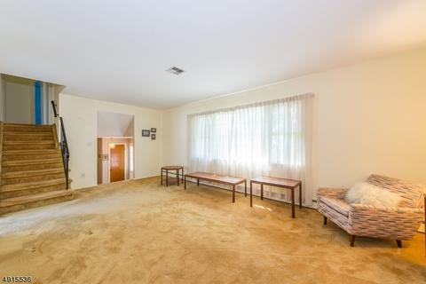 4 Evers Ct, Wayne, NJ 07470 photo 5