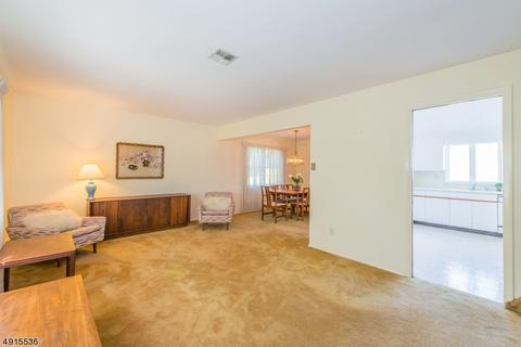 4 Evers Ct, Wayne, NJ 07470 photo 4