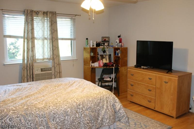  723 Cricket Ln, Woodbridge, NJ 07095 photo 11