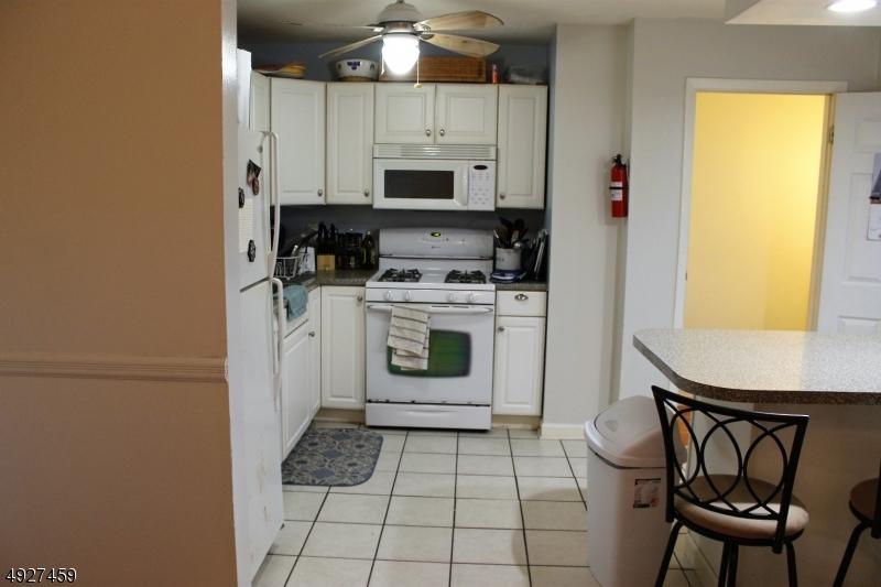  723 Cricket Ln, Woodbridge, NJ 07095 photo 10