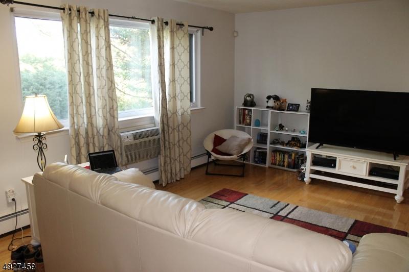  723 Cricket Ln, Woodbridge, NJ 07095 photo 3