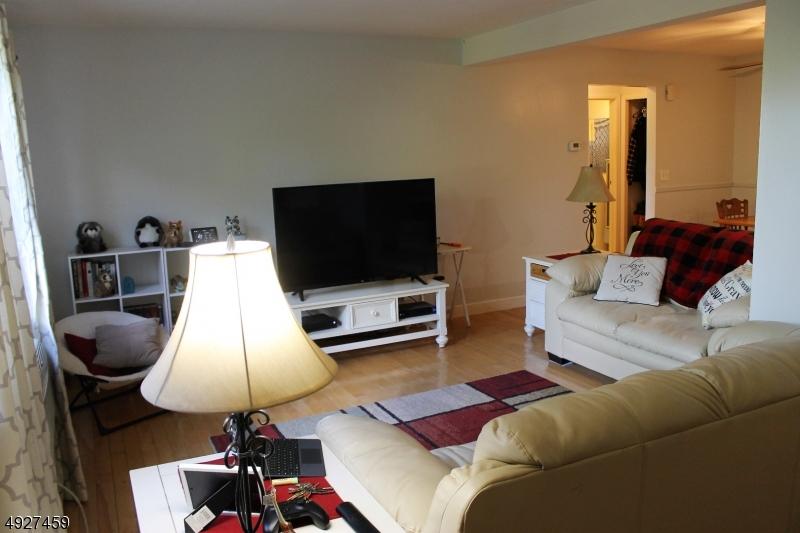  723 Cricket Ln, Woodbridge, NJ 07095 photo 5