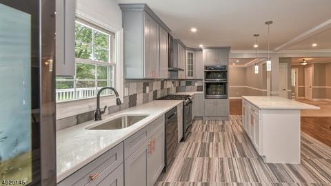 16 Petrie Ln, Wayne, NJ 07470 photo 7