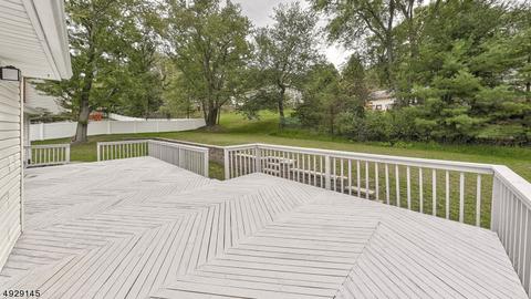 16 Petrie Ln, Wayne, NJ 07470 photo 23