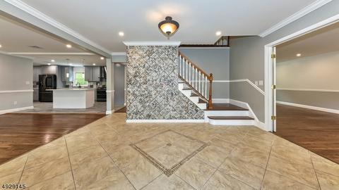 16 Petrie Ln, Wayne, NJ 07470 photo 3