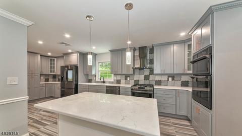 16 Petrie Ln, Wayne, NJ 07470 photo 5