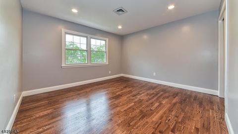 16 Petrie Ln, Wayne, NJ 07470 photo 17
