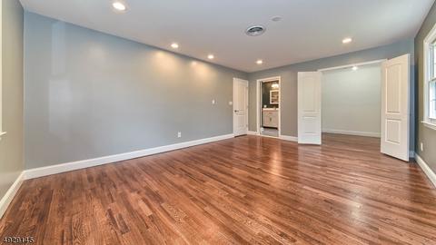 16 Petrie Ln, Wayne, NJ 07470 photo 13