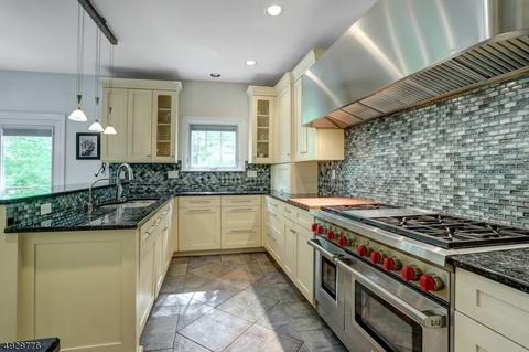 31 Summer Hill Rd, Wayne, NJ 07470 photo 3