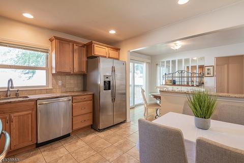 449 Gregory Rd, Paramus, NJ 07652 photo 7