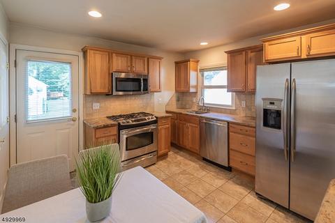 449 Gregory Rd, Paramus, NJ 07652 photo 8