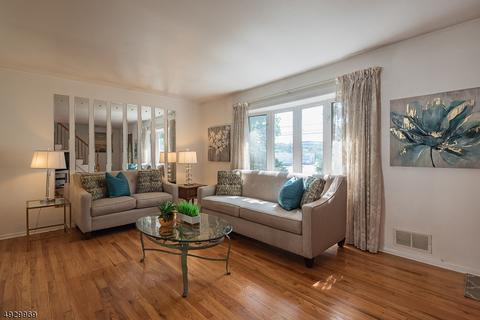 449 Gregory Rd, Paramus, NJ 07652 photo 2