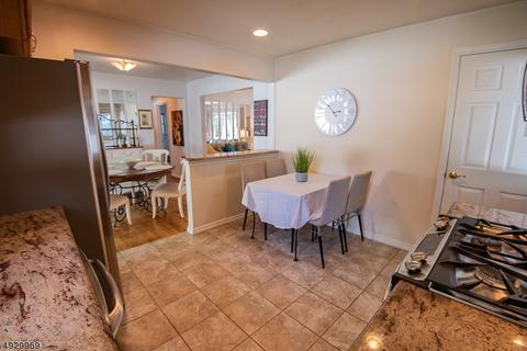 449 Gregory Rd, Paramus, NJ 07652 photo 9