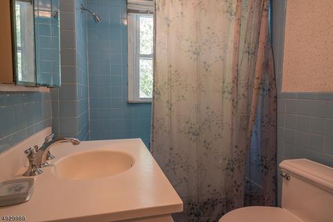 449 Gregory Rd, Paramus, NJ 07652 photo 16