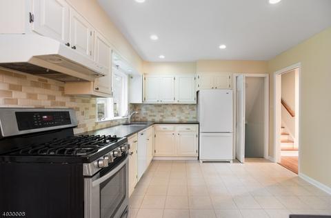 66 Harrison Dr, Berkeley Heights, NJ 07922 photo 7