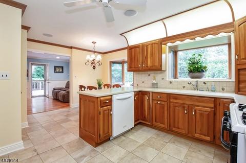 182 Spring Ridge Dr, Berkeley Heights, NJ 07922 photo 9
