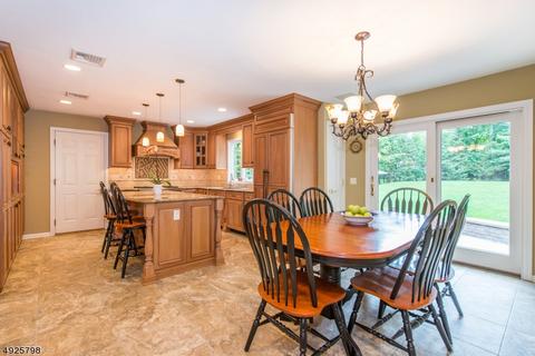 67 Millglen Rd, Upper Saddle River, NJ 07458 photo 6